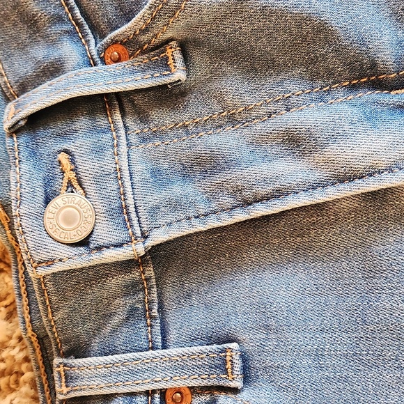 Levis's lightweight distressed jean shorts womans size 25 - Picture 5 of 11